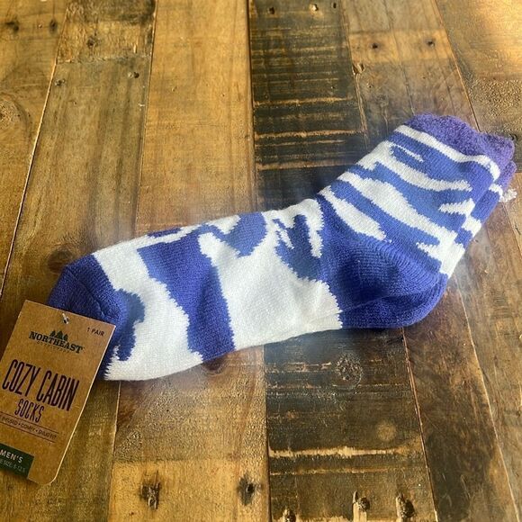 Cozy Cabin Novelty Socks Mens size 8-12.5 - Picture 1 of 4